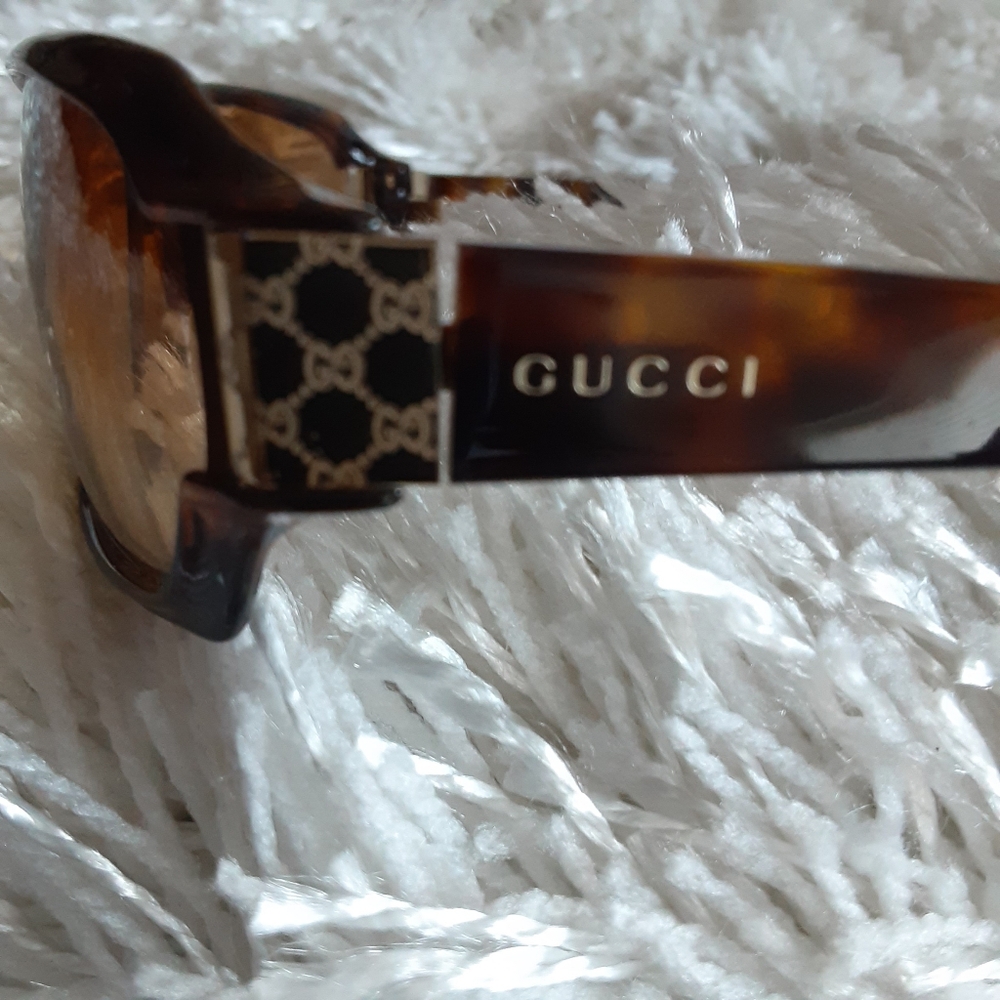 GUCCI VINTAGE SUNGLASSES